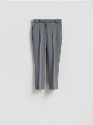 Spodnie w kant - ciemnoszary. Szare spodnie materiałowe damskie Reserved, bez wzorów, z tkaniny. Za 119.99 zł.