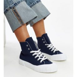 Granatowe wysokie trampki Vinka niebieskie. Niebieskie trampki i tenisówki damskie bez wzorów, z tkaniny, eleganckie, bez zapięcia. Za 81.83 zł.