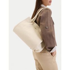 Torebka MEXX. Torebki do ręki damskie Mexx, bez wzorów, klasyczne, bez dodatków. Za 269.99 zł.