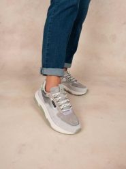 Buty sportowe damskie TBS Jazonne. Brązowe obuwie sportowe damskie TBS, bez wzorów, z materiału, do biegania. Za 471.25 zł.
