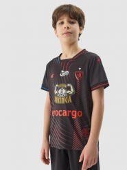 4F Koszulka klubowa wyjazdowa z sezonu 2023/24 dziecięca 4F x Piast Gliwice - czarna 134/140 (8-10 lat). Czarne t-shirty dla chłopców 4f, bez wzorów, z dzianiny, bez ramiączek. W wyprzedaży za 119.99 zł.