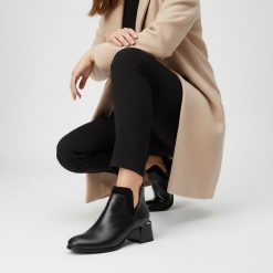 Botki damskie Armodo, skórzane licowe na obcasie z okrągłym noskiem na suwak, czarne, 60559-S. Czarne kozaki damskie Armodo, ze skóry, z okrągłym noskiem, bez obcasa, na obcasie. Za 339.99 zł.