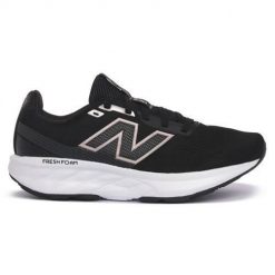 Buty do biegania damskie New Balance Lk9 W520. Czarne obuwie sportowe damskie New Balance, bez wzorów, z materiału, do biegania. Za 527.00 zł.