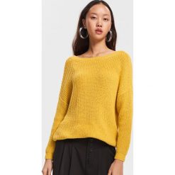 Sweter z dekoltem na plecach - Żółty. Swetry damskie Reserved. W wyprzedaży za 39.99 zł.