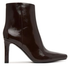 Botki Guess. Brązowe botki damskie Guess, bez obcasa, na słupku, bez zapięcia. Za 764.99 zł.