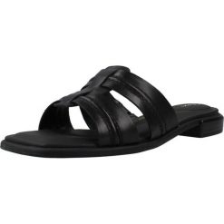 Sandały CLARKS ARIANY MULE Czarny. Czarne sandały damskie Clarks, bez wzorów, ze skóry, bez obcasa, bez zapięcia. Za 215.99 zł.