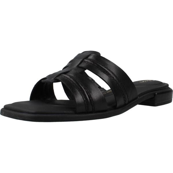 Sandały CLARKS ARIANY MULE Czarny. Czarne sandały damskie Clarks, bez wzorów, ze skóry, bez obcasa, bez zapięcia. Za 215.99 zł.
