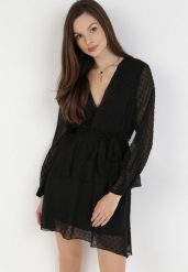 Czarna Sukienka Sharpblaze. Czarne sukienki damskie Born2be, m, bez wzorów, z materiału, bez kołnierzyka, bez ramiączek, mini, kopertowe. Za 119.99 zł.