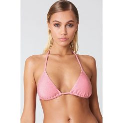 NA-KD Swimwear Góra bikini Sparkle Triangle - Pink. Różowe bikini damskie NA-KD Swimwear. Za 80.95 zł.
