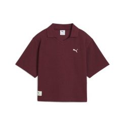 Damska koszulka polo PUMA Class o luźnym kroju PUMA Ruby Shimmer Red. Czerwone koszulki sportowe damskie Puma, bez wzorów, bez kołnierzyka, bez ramiączek, na fitness i siłownię. Za 129.00 zł.