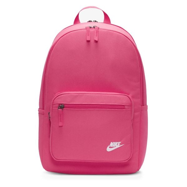 Plecak sportowy szkolny Nike HERITAGE EUGENE. Czerwone plecaki damskie Nike, bez wzorów, sportowe. W wyprzedaży za 169.00 zł.