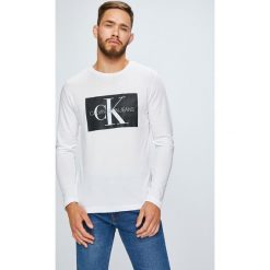 Calvin Klein Jeans - Longsleeve. Szare bluzki z długim rękawem męskie Calvin Klein Jeans, z nadrukiem, z bawełny, z okrągłym kołnierzem. Za 249.90 zł.