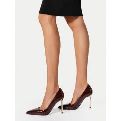 Szpilki Nine West. Brązowe szpilki damskie Nine West, bez wzorów, bez obcasa, bez zapięcia. Za 279.99 zł.