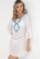 Biała Sukienka Tunika z Szydełkowym Zdobieniem Astrik. Białe sukienki damskie Born2be, z aplikacjami, bez kołnierzyka, bez ramiączek. Za 39.99 zł.