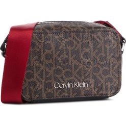 Torebka CALVIN KLEIN - Monogram Camerabag K60K605013 908. Listonoszki damskie marki Calvin Klein. Za 359.00 zł.