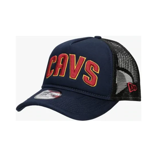 New Era Czapka Team Trucker Clecav Otc , granatowy, rozmiar ONE-SIZE. Niebieskie czapki i kapelusze męskie New Era, bez wzorów, z bawełny. W wyprzedaży za 79.99 zł.