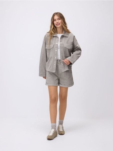 Jeansowe szorty - zielony. Zielone szorty damskie Reserved, bez wzorów, z denimu. Za 89.99 zł.