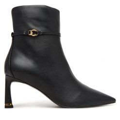 Botki Coccinelle. Czarne botki damskie Coccinelle, bez obcasa, na słupku, bez zapięcia. Za 1,299.00 zł.