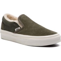 Tenisówki VANS - Classic Slip-On VN0A38F7ULZ1 (Suede/Sherpa) Grape Leaf. Półbuty damskie marki Vans. W wyprzedaży za 239.00 zł.