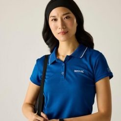 Damska koszulka polo z logo Maverick V Tipped. Niebieskie koszulki sportowe damskie Regatta, l, bez wzorów, z dzianiny, bez kołnierzyka, bez ramiączek. Za 159.50 zł.