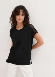 Luźniejszy shirt z koronką. Czarne bluzki damskie bonprix, bez wzorów, z bawełny, bez kołnierzyka, bez ramiączek. Za 64.99 zł.