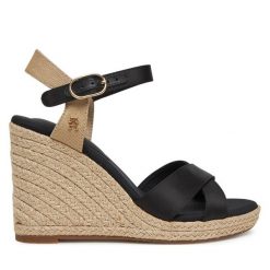 Espadryle Tommy Hilfiger. Czarne sandały damskie Tommy Hilfiger, bez wzorów, bez obcasa, bez zapięcia. Za 279.99 zł.