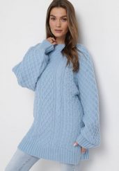 Jasnoniebieski Sweter o Wydłużonym Fasonie z Modnym Splotem Ahexa. Niebieskie swetry damskie Born2be, bez wzorów, ze splotem, bez kołnierzyka, bez ramiączek, długie, bez kaptura. Za 189.99 zł.