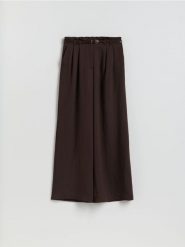 Spodnie z wiskozą - ciemnobrązowy. Brązowe spodnie materiałowe damskie Reserved, l, bez wzorów, z tkaniny. Za 139.99 zł.