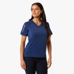 Koszulka → trening → damska → Swedemount → Core Training Tee → szybkoschnąca. Niebieskie koszulki sportowe damskie SWEDEMOUNT, bez wzorów, z syntetyku, sportowe, bez kołnierzyka. Za 79.99 zł.