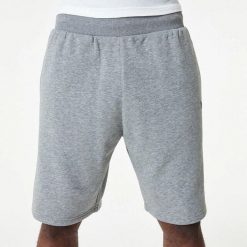 Szorty New Era Essentials. Szare krótkie spodenki sportowe męskie New Era, l, bez wzorów, z bawełny, trekkingowe. Za 590.00 zł.
