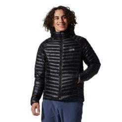 Kurtka turystyczna Mountain Hardwear Ghost Whisperer™. Czarne kurtki męskie Mountain Hardwear, bez wzorów, z puchu, trekkingowe. Za 1,522.50 zł.
