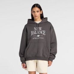 Bluza damska New Balance WT61U6QSABR – szara. Szare bluzy damskie New Balance, s, bez wzorów, z bawełny, bez kaptura. Za 299.99 zł.