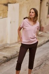 Bawełniany t-shirt różowy. Czerwone bluzki damskie MOODO, l, bez wzorów, z bawełny, bez kołnierzyka, bez ramiączek. Za 59.99 zł.