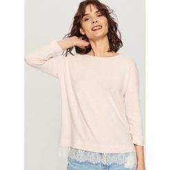 Sweter z koronką - Różowy. Kardigany damskie Reserved. Za 79.99 zł.