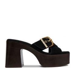 Klapki Guess Jeans. Czarne klapki damskie Guess Jeans, z aplikacjami, z jeansu, bez obcasa. Za 329.99 zł.