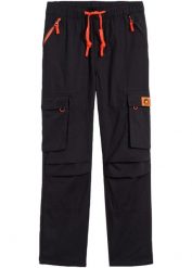 Spodnie chłopięce bojówki z gumką w talii, Regular Fit. Czarne spodnie materiałowe dla chłopców bonprix, bez wzorów. Za 139.99 zł.