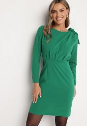 Ciemnozielona Dopasowana Sukienka Koktajlowa Ozdobiona Kokardą i Rozcięciem na Linnaea. Zielone sukienki damskie Born2be, na imprezę, l, z aplikacjami, wizytowe, bez kołnierzyka, bez ramiączek, dopasowane. Za 39.99 zł.