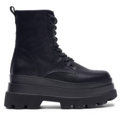 Trzewiki Jenny Fairy. Czarne botki damskie Jenny Fairy, bez obcasa, na płaskiej podeszwie, bez zapięcia. Za 199.99 zł.