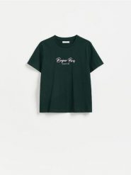 Bawełniany t-shirt z nadrukiem - ciemnozielony. Zielone t-shirty damskie Reserved, l, bez wzorów, z bawełny, bez kołnierzyka. Za 35.99 zł.