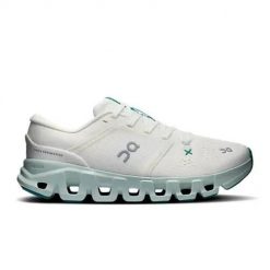 Buty do biegania damskie On Cloud X 5. Białe obuwie sportowe damskie On, bez wzorów, z materiału, do biegania. Za 1,072.00 zł.