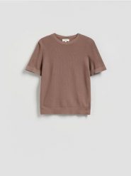 Sweter z krótkim rękawem - beżowy. Brązowe swetry przez głowę męskie Reserved, l, bez wzorów, z bawełny, bez kołnierzyka. Za 159.99 zł.