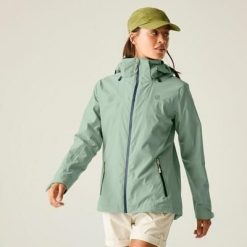 Damska wodoodporna kurtka turystyczna z kapturem Switch Up III. Zielone kurtki damskie Dare 2b, bez wzorów, z materiału, z kapturem. W wyprzedaży za 449.99 zł.