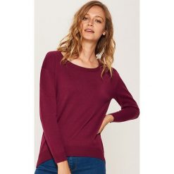 Sweter z asymetrycznym dołem - Bordowy. Swetry damskie marki House. W wyprzedaży za 39.99 zł.
