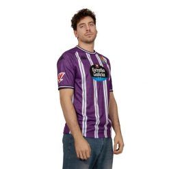 Koszulka domowa Real Valladolid 2024/25. Białe koszulki sportowe męskie Kappa, xl, bez wzorów, z materiału, bez kołnierzyka, bez ramiączek, do piłki nożnej. Za 322.00 zł.