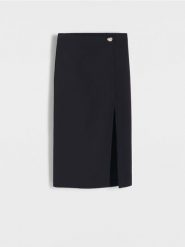 Spódnica midi z rozcięciem - czarny. Czarne spódnice damskie Reserved, l, bez wzorów, z tkaniny, midi, proste. W wyprzedaży za 45.99 zł.