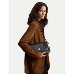Torebka LAUREN RALPH LAUREN. Czarne torebki do ręki damskie Lauren Ralph Lauren, bez wzorów, klasyczne, bez dodatków. Za 1,799.00 zł.