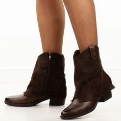Brązowe zamszowe kowbojki, botki damskie Jezzi 2382-10. Brązowe botki damskie Jezzi, na jesień, z dzianiny, eleganckie, bez obcasa, na obcasie, bez zapięcia. Za 249.00 zł.