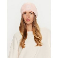 Czapka adidas. Czerwone czapki i kapelusze damskie Adidas, na zimę, bez wzorów. Za 129.99 zł.