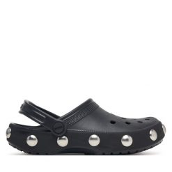 Klapki Crocs. Czarne klapki damskie Crocs, bez wzorów, bez obcasa. Za 259.99 zł.