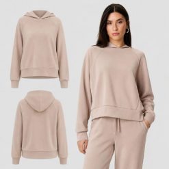 BLUZA DAMSKA 4F DRESOWA NIEROZPINANA Z KAPTUREM Z MODALEM KOLOR BEŻOWY. Brązowe bluzy damskie 4f, l, bez wzorów, z dresówki, z kapturem. Za 136.00 zł.